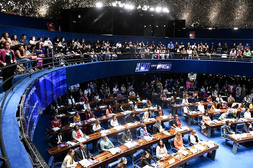 Representação feminina em espaços políticos é tema de seminário promovido pelo Senado Federal